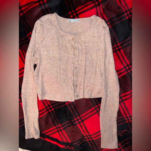 Cropped Button-Up Cardigan - Picture 2 of 5